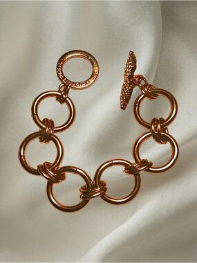 Victoria’s Secret Rose Gold-Tone Linked Circle Bracelet w/ Angel Wing Toggle